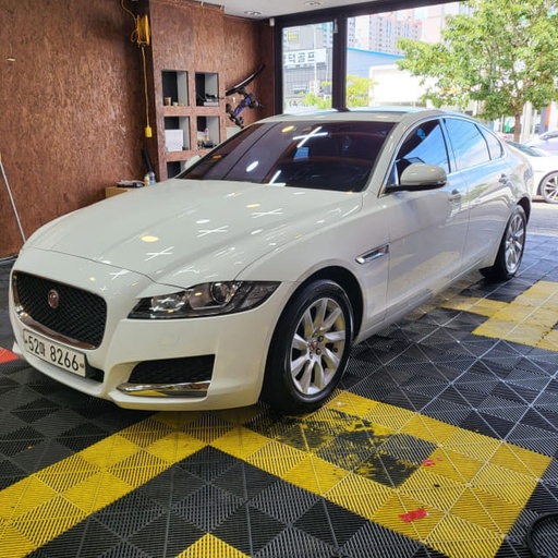 2017 JAGUAR XF