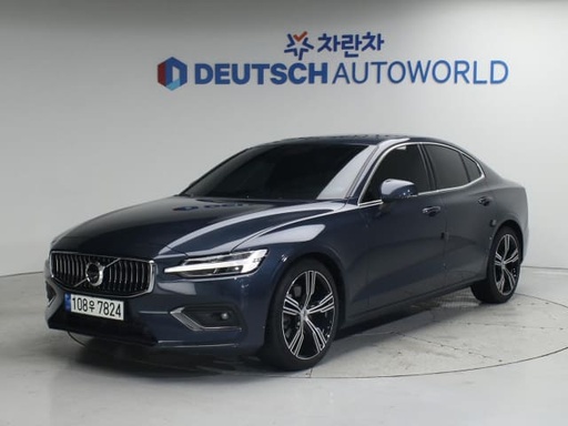 2022 VOLVO S60