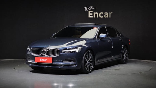 2023 VOLVO S90