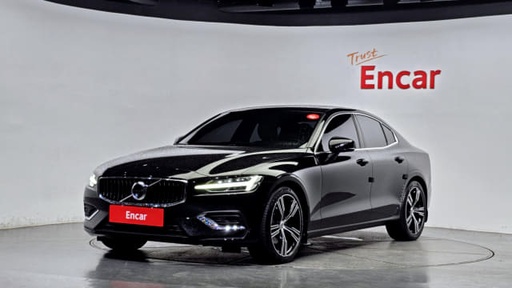 2022 VOLVO S60