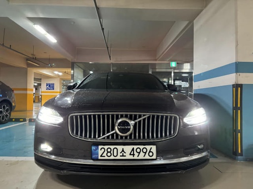 2021 VOLVO S90