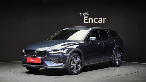 2021 VOLVO V60