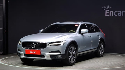 2017 VOLVO V90