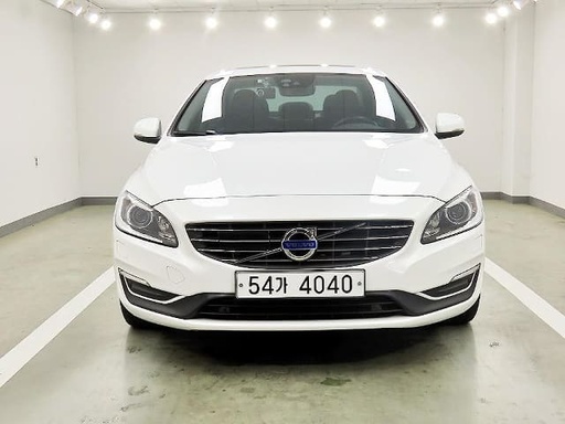 2018 VOLVO S60