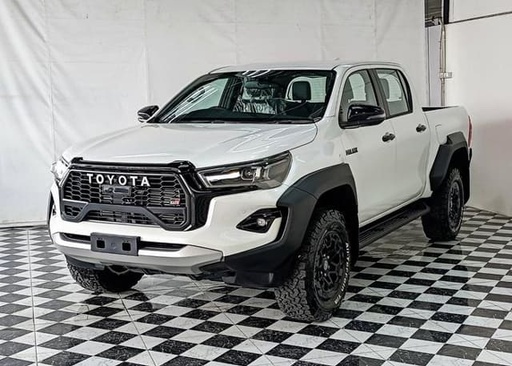 2024 TOYOTA Hilux