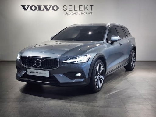 2021 VOLVO V60