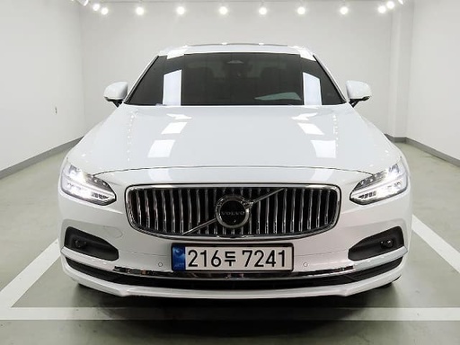 2023 VOLVO S90