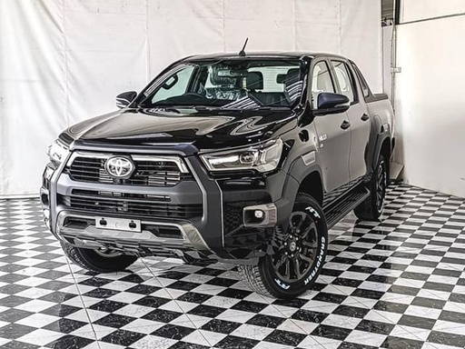 2024 TOYOTA Hilux