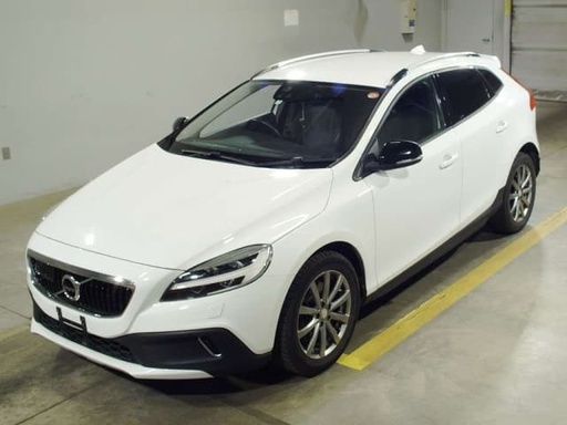 2017 VOLVO V40