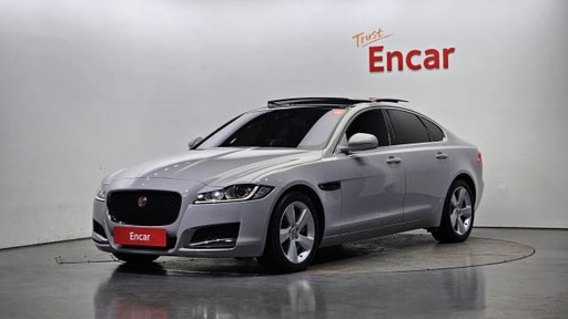 2017 JAGUAR XF