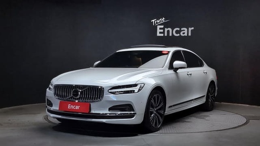 2022 VOLVO S90