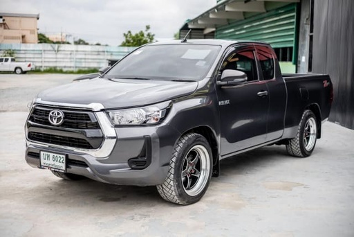 2022 TOYOTA Hilux