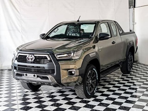 2024 TOYOTA Hilux