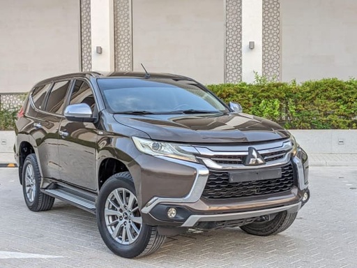 2017 MITSUBISHI Montero, 