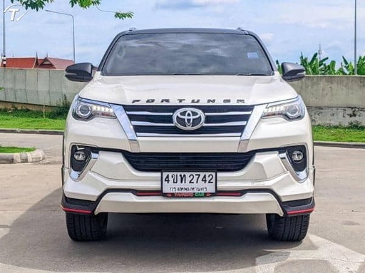 2019 TOYOTA Fortuner