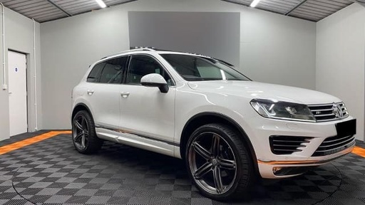 2017 VOLKSWAGEN Touareg