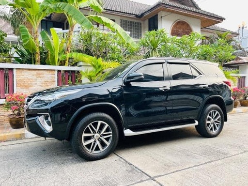 2019 TOYOTA Fortuner