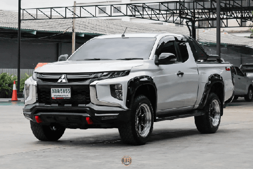 2023 MITSUBISHI Triton