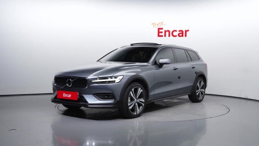 2020 VOLVO V60