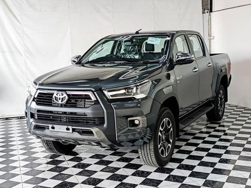 2024 TOYOTA Hilux