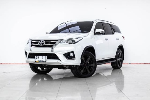 2017 TOYOTA Hilux