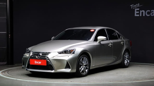 2017 LEXUS IS