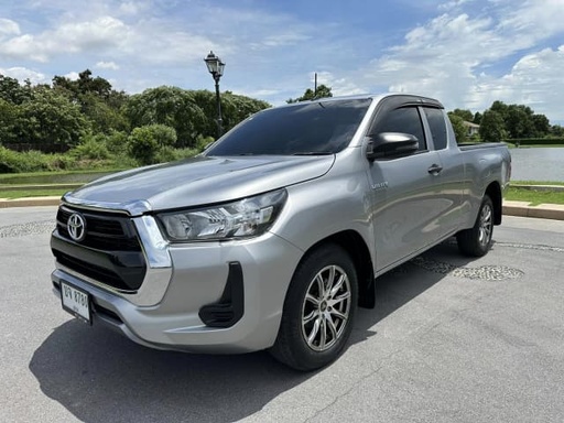 2022 TOYOTA Hilux, 