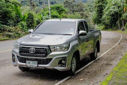 2019 TOYOTA Hilux