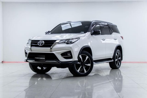 2019 TOYOTA Fortuner