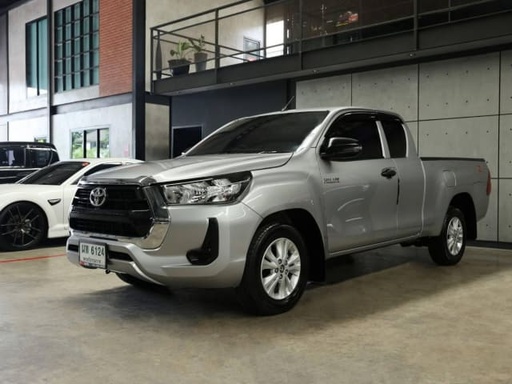 2022 TOYOTA Hilux, 