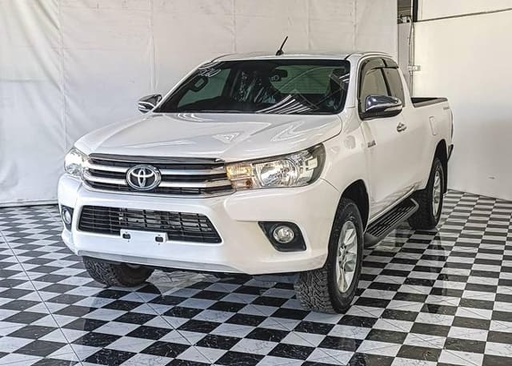 2016 TOYOTA Hilux, 