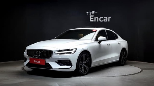 2021 VOLVO S60