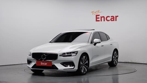 2023 VOLVO S60