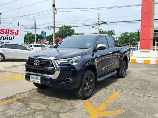 2023 TOYOTA Hilux