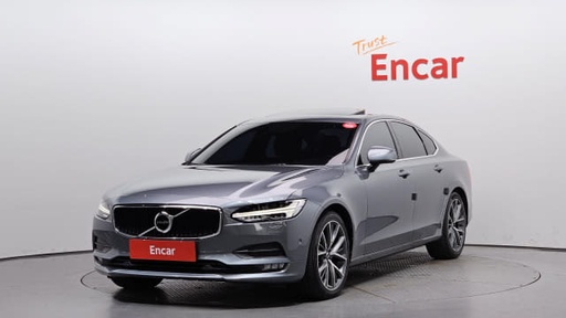 2017 VOLVO S90