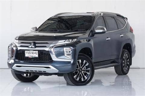 2020 MITSUBISHI Pajero, 