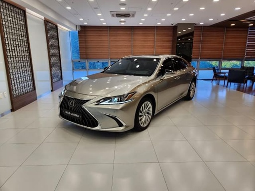 2024 LEXUS ES