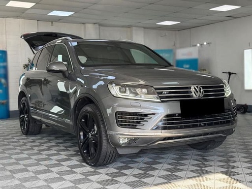 2017 VOLKSWAGEN Touareg