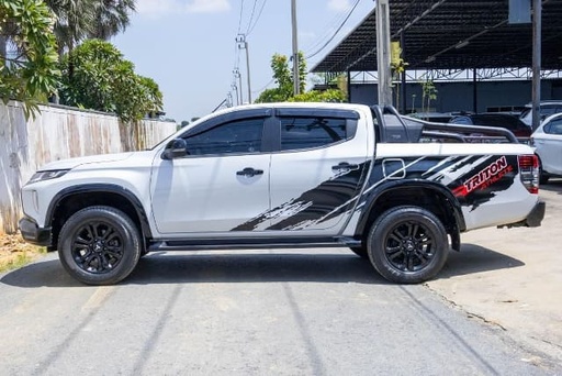 2023 MITSUBISHI Triton