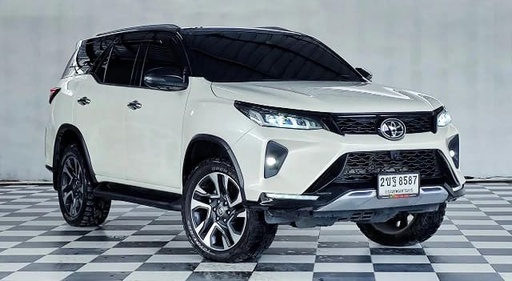 2020 TOYOTA Fortuner