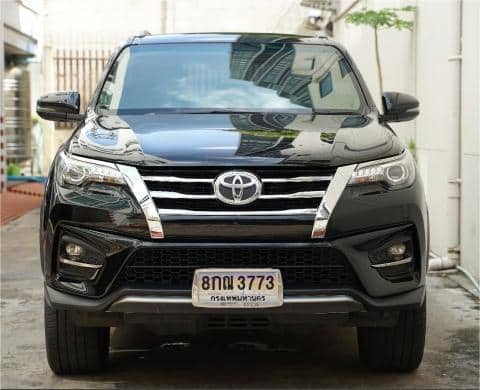 2019 TOYOTA Fortuner