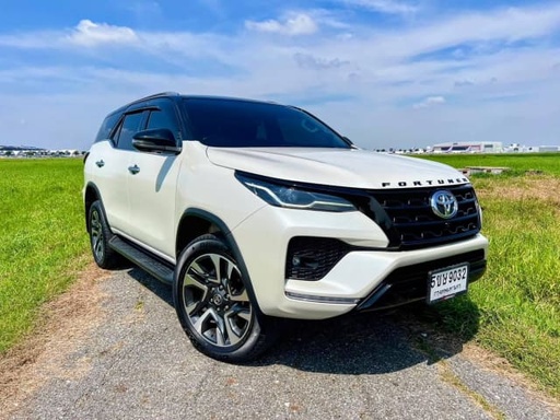 2022 TOYOTA Fortuner