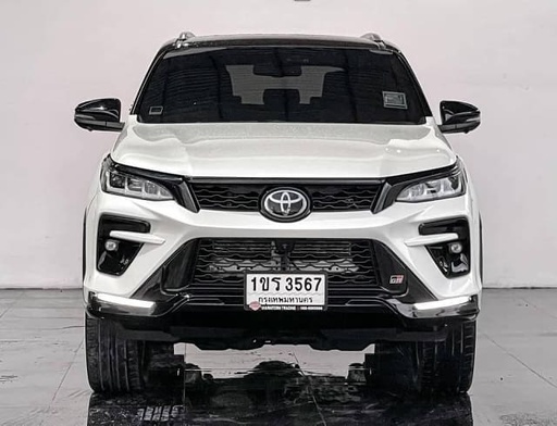 2020 TOYOTA Fortuner