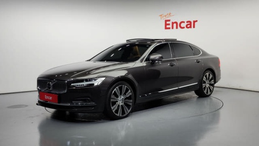 2022 VOLVO S90