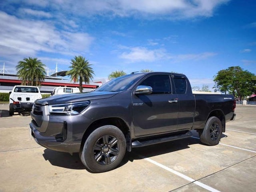 2020 TOYOTA Hilux