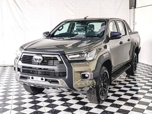 2024 TOYOTA Hilux