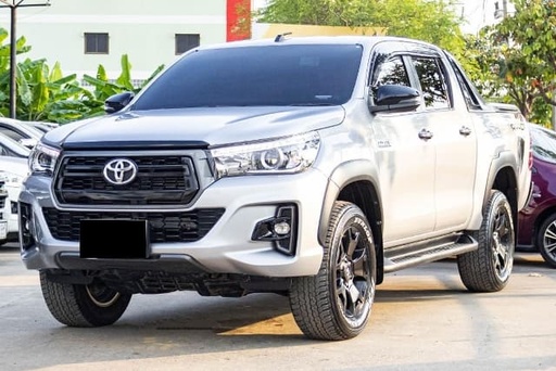 2019 TOYOTA Hilux