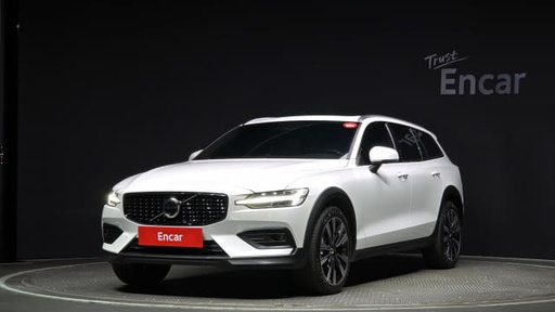 2024 VOLVO V60