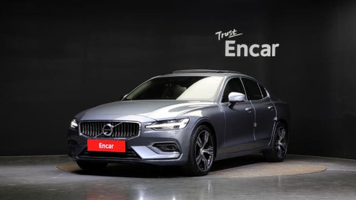 2021 VOLVO S60