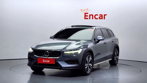 2021 VOLVO V60